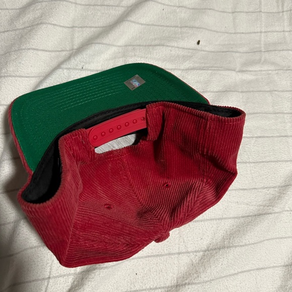 Three New Era hats - Picture 11 of 11